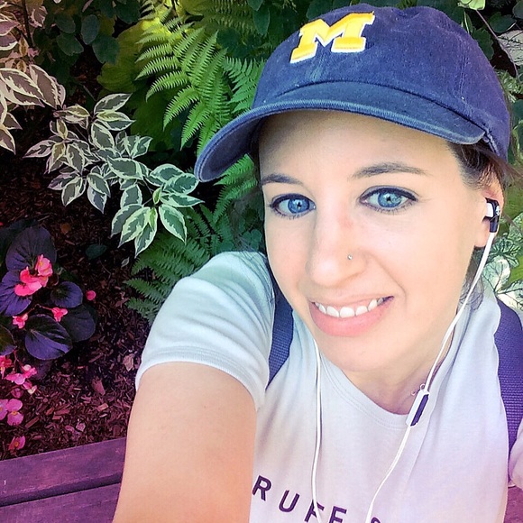 Meet your Posher, Rachel - Picture 2 of 2